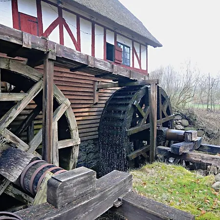 Old Watermill By Beautiful Сasa de vacaciones Vejstrup